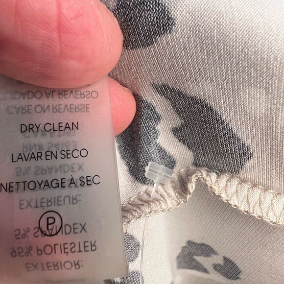 Calvin Klein No Wrinkle Top - Picture 8 of 8